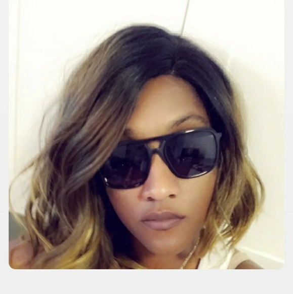 Meet your Posher, Colleen - Picture 1 of 1